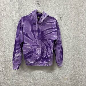 Jon Lauren m women’s purple, tie dye purple sweater shirt, with a hood
